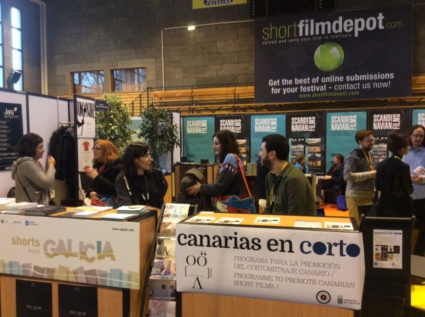 O Marché du Film, o mercado de Clermont, onde boa parte das axencias nacionais de curtametraxes do mundo están representadas.
