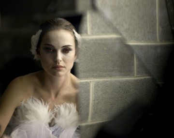 Natalie Portman encarnando o cisne branco